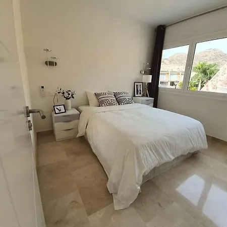 شقة Ocean Tauro, Fast Wi-fi, Pool, Terrace