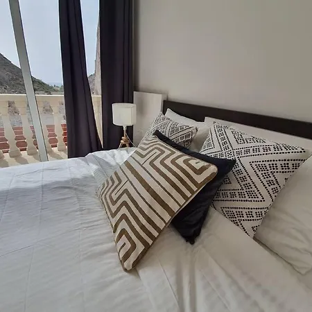 Ocean Tauro, Fast Wi-fi, Pool, Terrace شقة